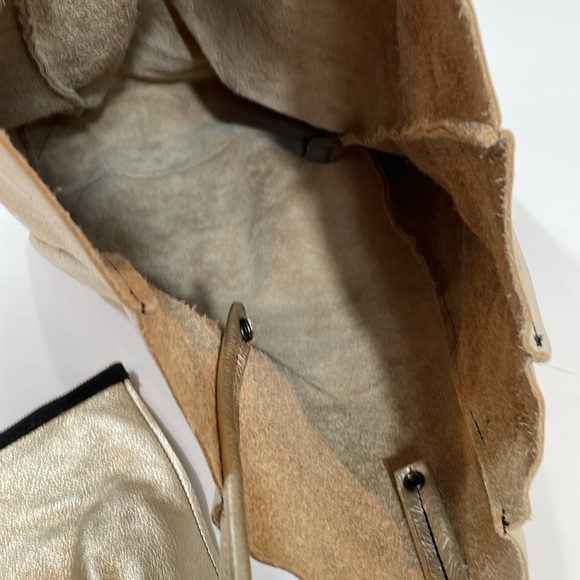 Ampersand as Apostrophe Tall Soft Gold Tote Leather - Picture 10 of 14